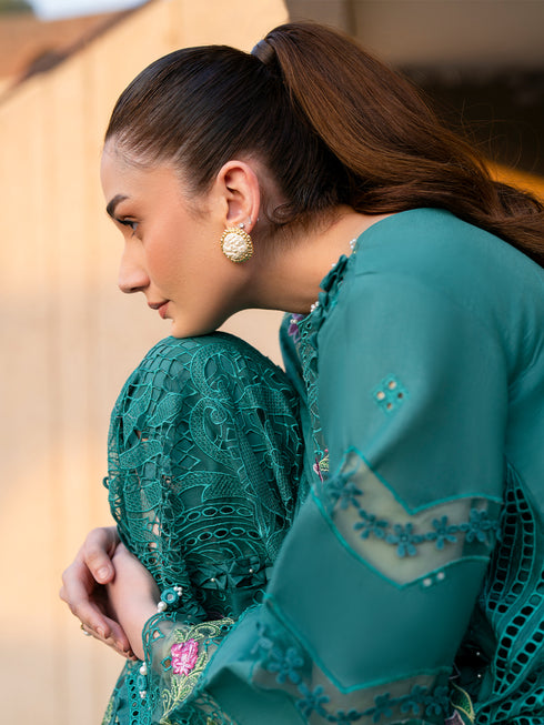 DR-09 | 3 PC Luxury Lawn