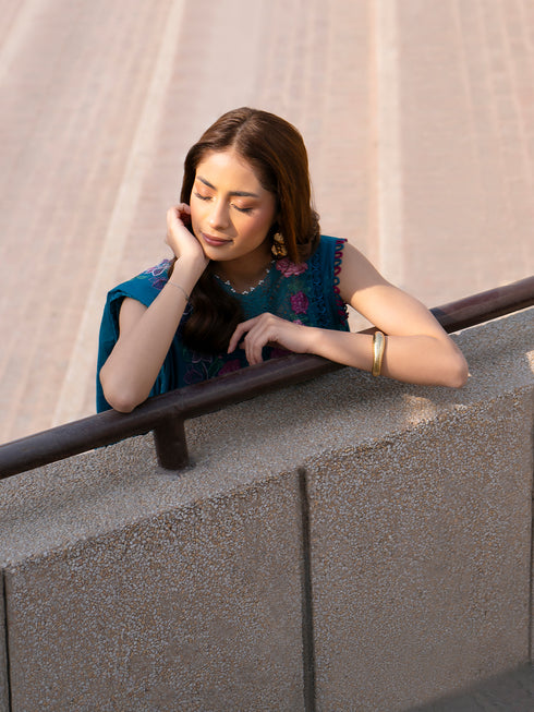 DR-10 | 3 PC Luxury Lawn